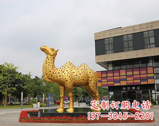 郑州闪亮可爱的不锈钢骆驼雕塑