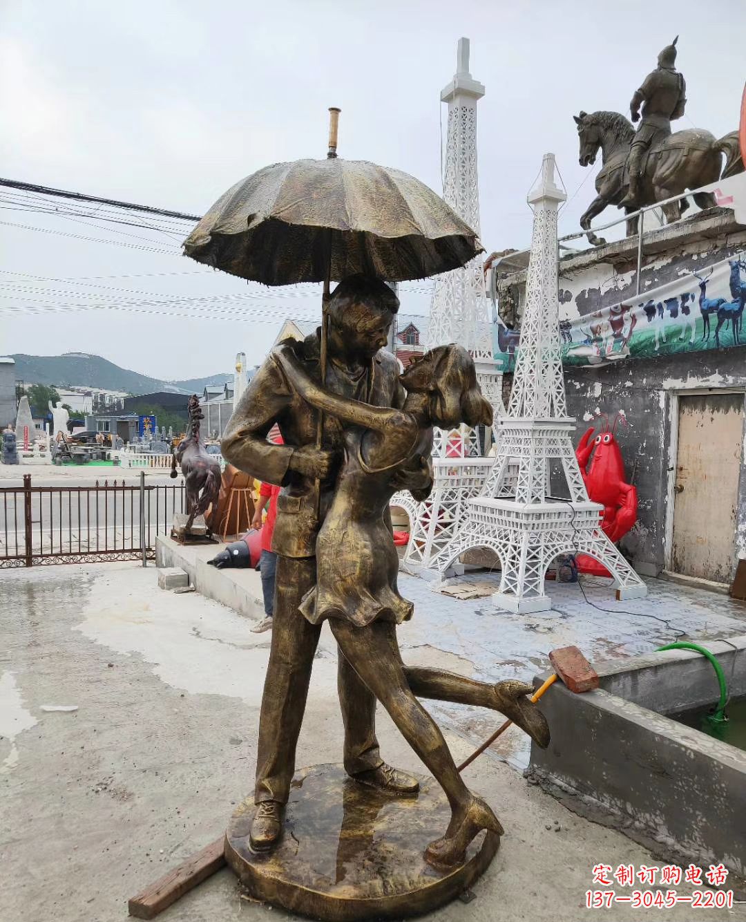 郑州情侣人物仿铜雕塑