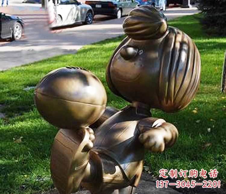 郑州踢球的小女孩铜雕