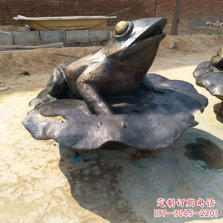 郑州铜雕青蛙喷水雕塑