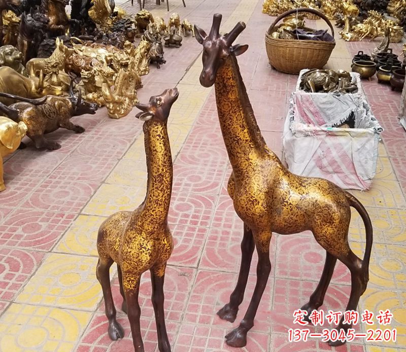 郑州铜雕长颈鹿