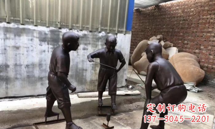 郑州玩陀螺人物铜雕 (2)