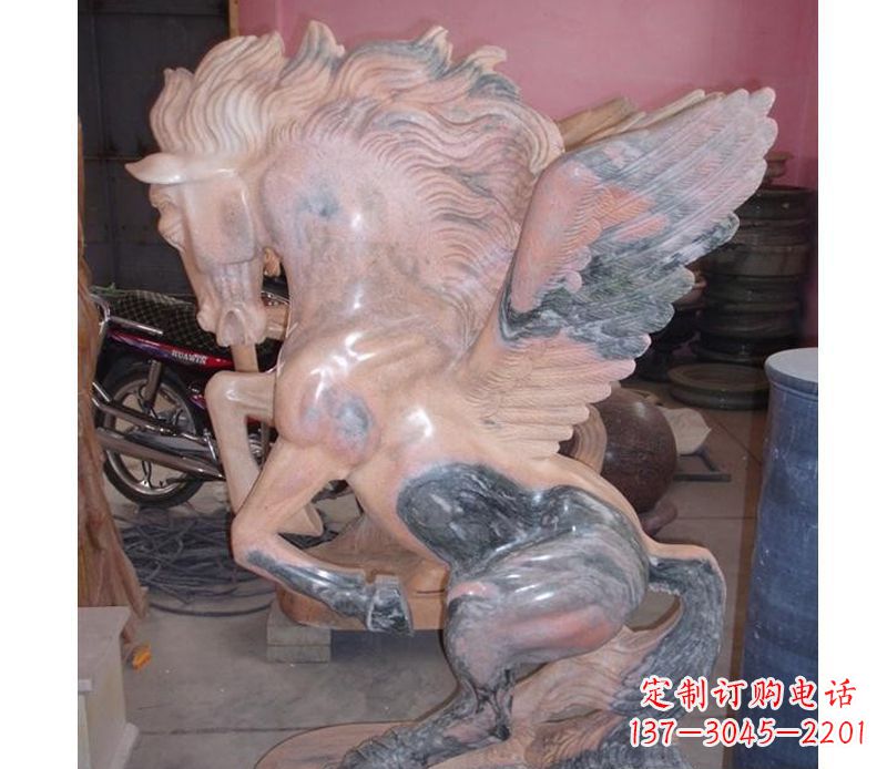 郑州晚霞红奔马石雕