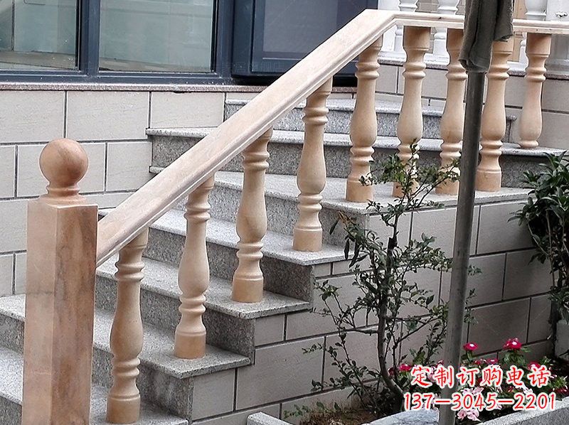 郑州晚霞红小区栏杆石雕