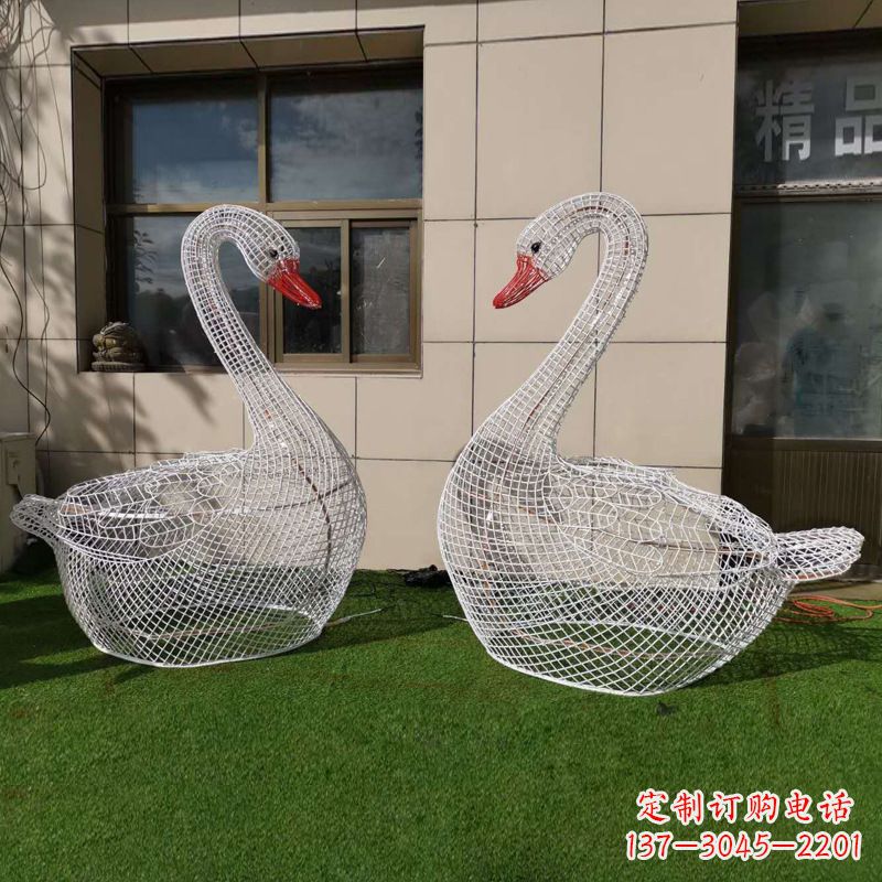 郑州卧姿天鹅网格动物雕塑园林草坪动物摆件