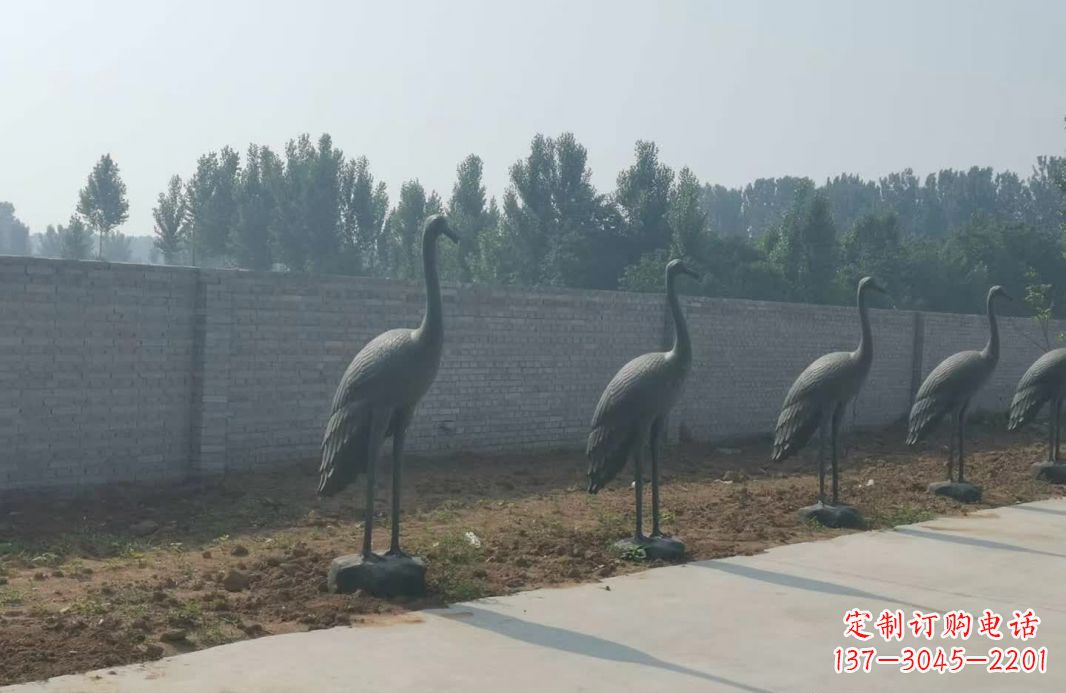 郑州仙鹤抽象铜雕