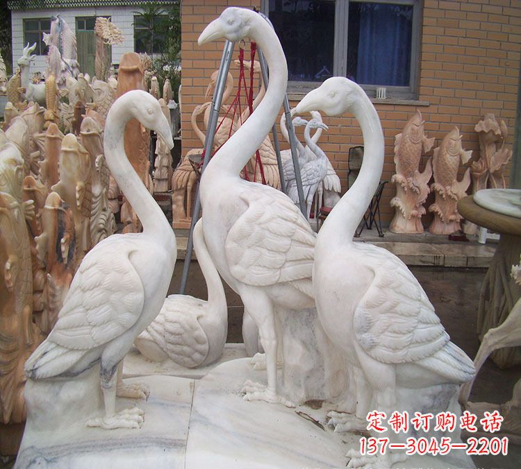 郑州仙鹤衔树枝 石雕