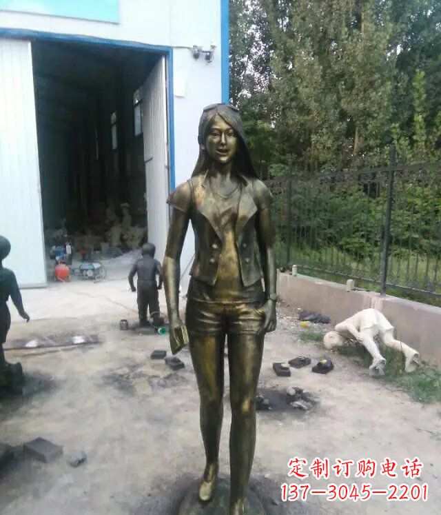 郑州现代美女广场人物铜雕