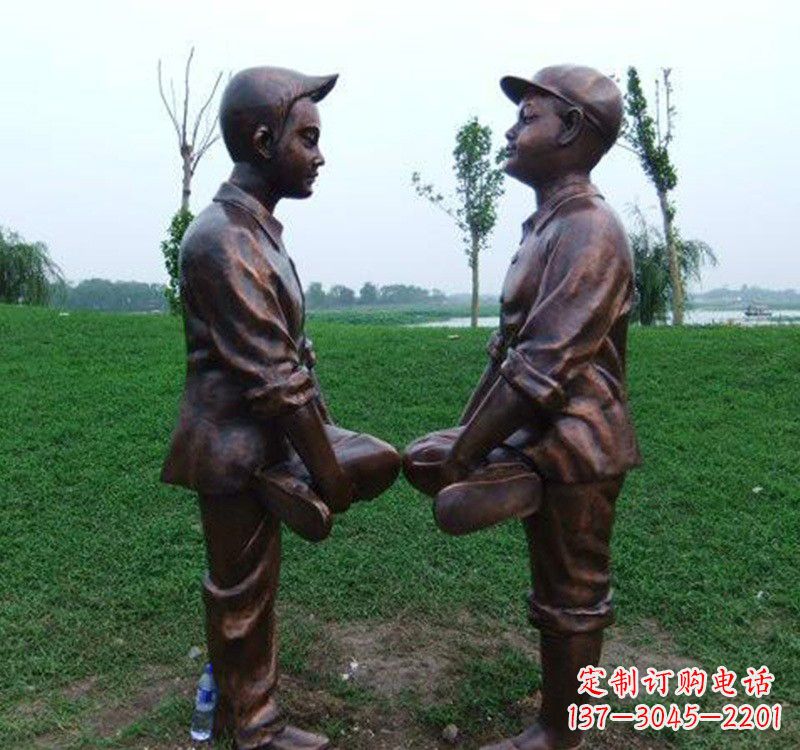 郑州小孩斗鸡铸铜雕塑