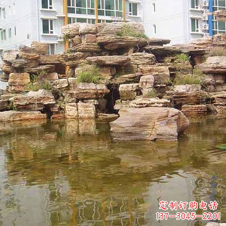 郑州小区庭院假山鱼池
