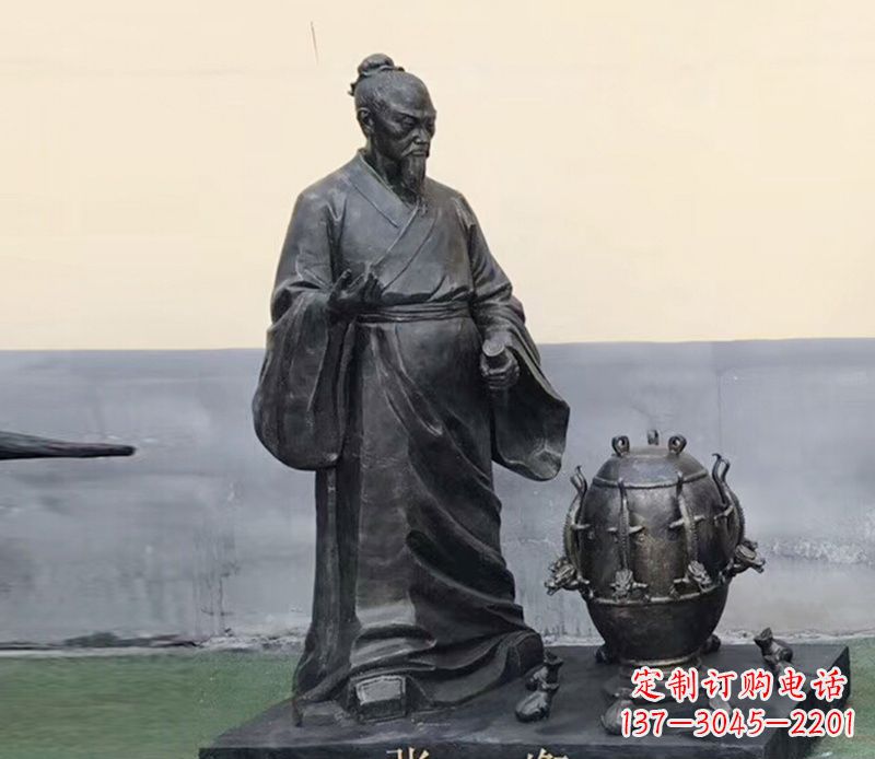 郑州学校张衡和地动仪铜雕