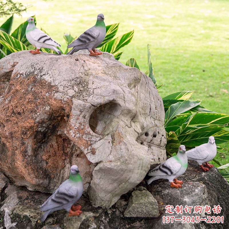 郑州众人托着和平鸽雕塑