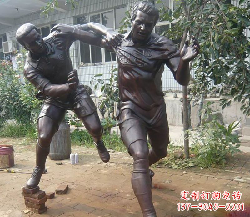郑州足球运动公园人物铜雕